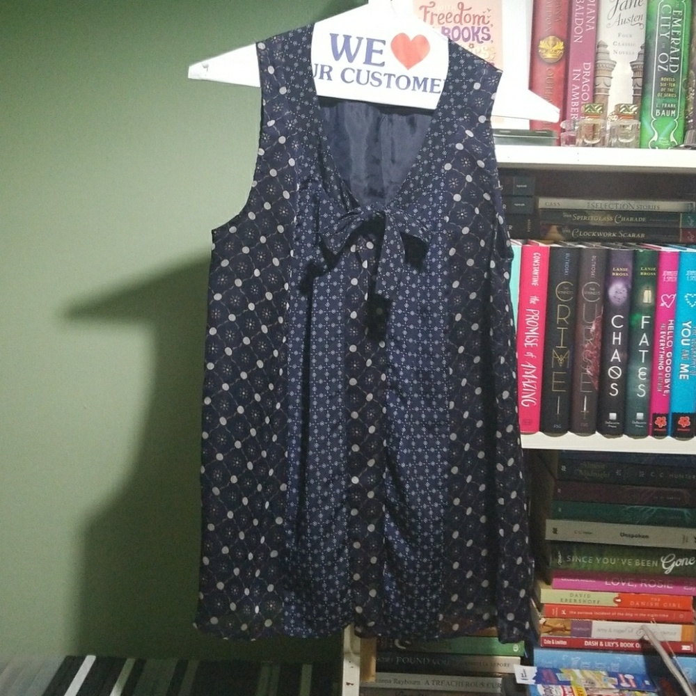 REPOSH | Sleeveless blouse